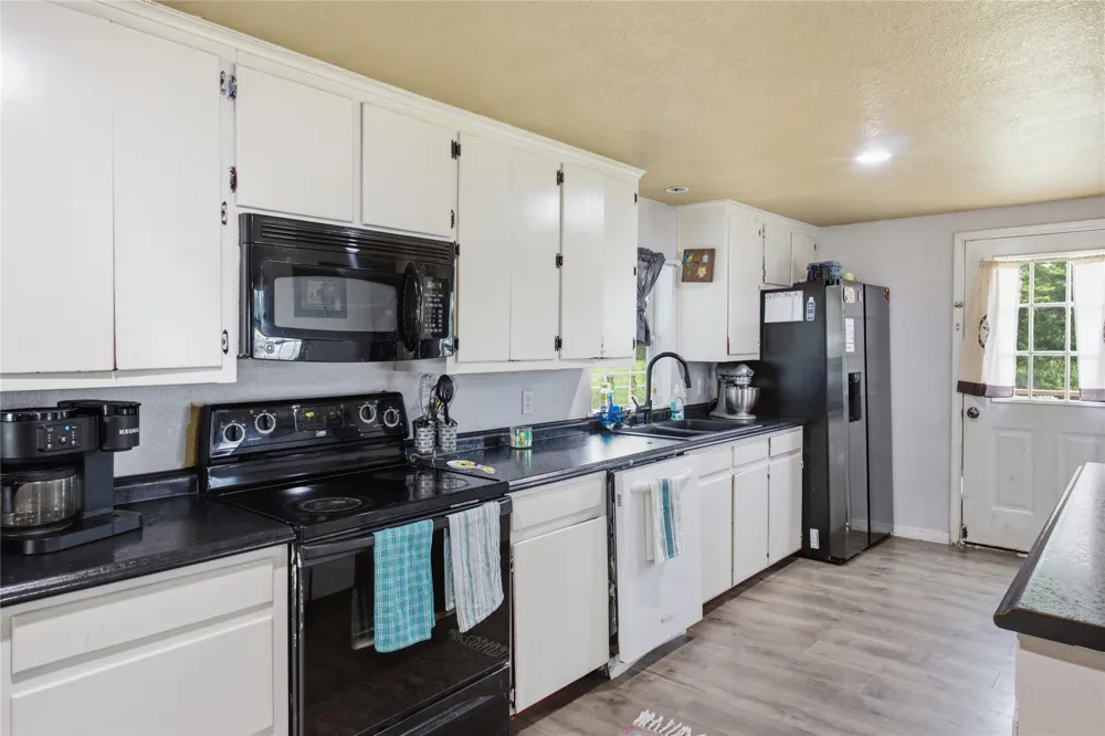 13017 E Fm 273 Telephone, TX 75488