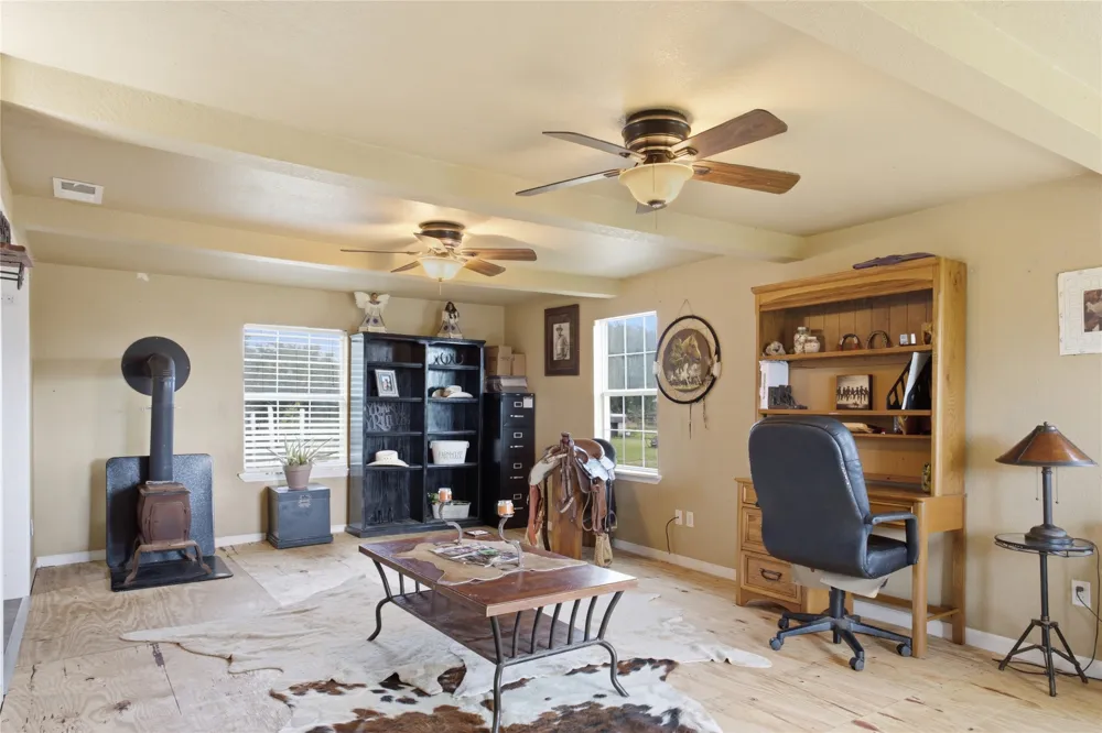 13017 E Fm 273 Telephone, TX 75488