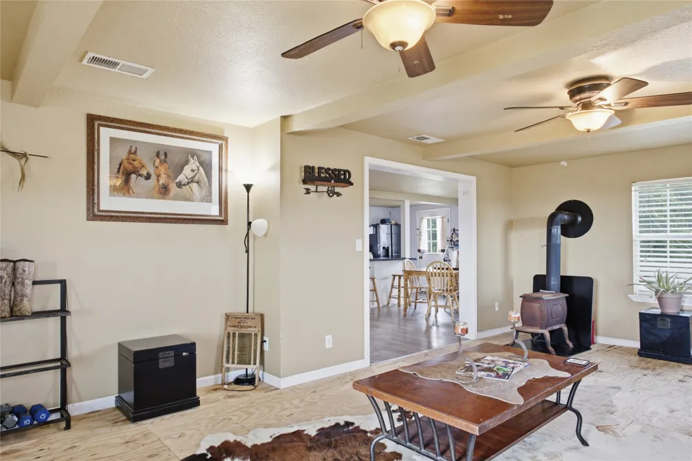 13017 E Fm 273 Telephone, TX 75488