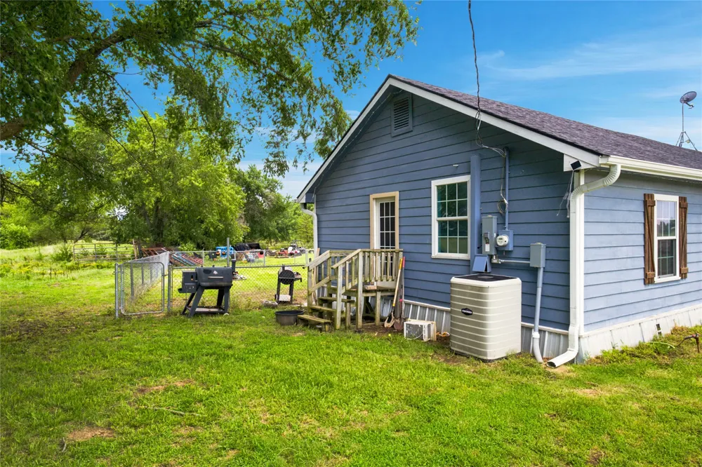 13017 E Fm 273 Telephone, TX 75488