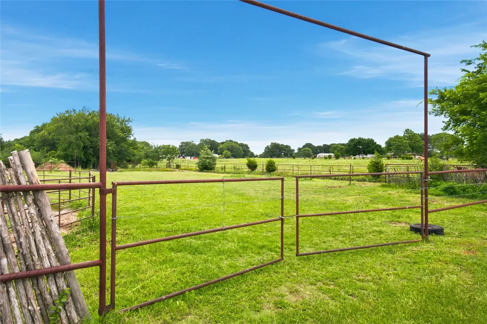 13017 E Fm 273 Telephone, TX 75488