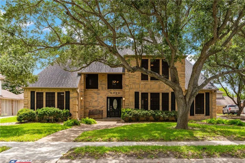 4705 Schwerin Lake Drive Corpus Christi, TX 78413