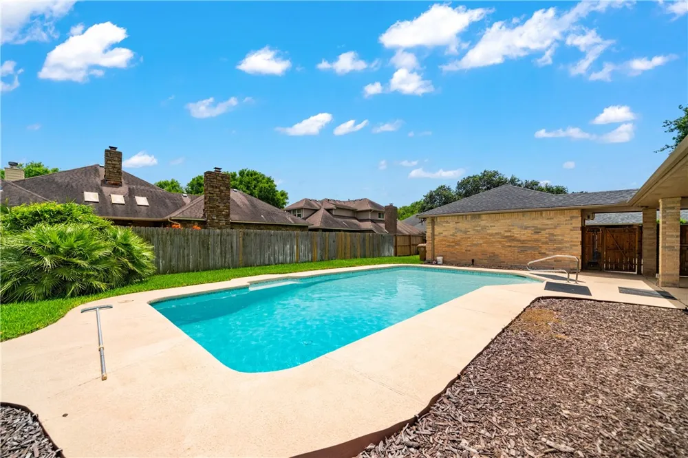 4705 Schwerin Lake Drive Corpus Christi, TX 78413