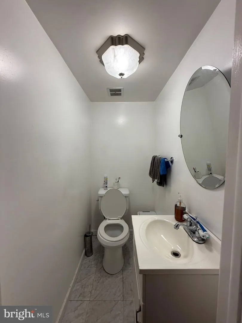 1733 MEGARGEE Philadelphia, PA 19152