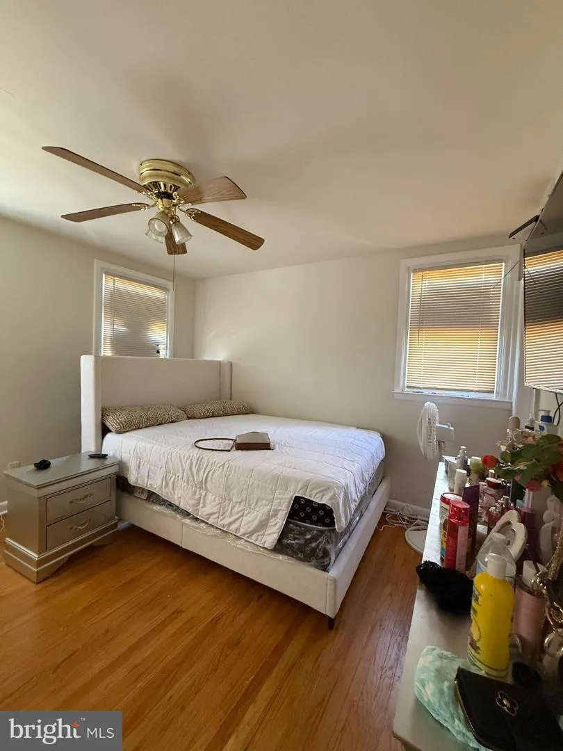 1733 MEGARGEE Philadelphia, PA 19152