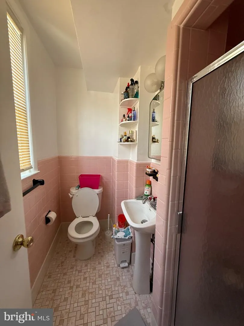 1733 MEGARGEE Philadelphia, PA 19152