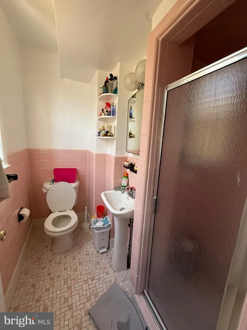 1733 MEGARGEE Philadelphia, PA 19152
