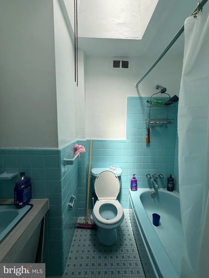 1733 MEGARGEE Philadelphia, PA 19152