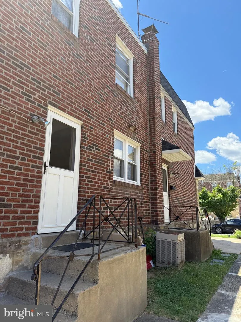 1733 MEGARGEE Philadelphia, PA 19152