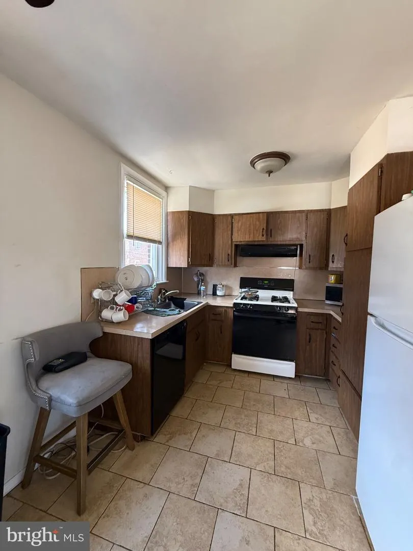 1733 MEGARGEE Philadelphia, PA 19152