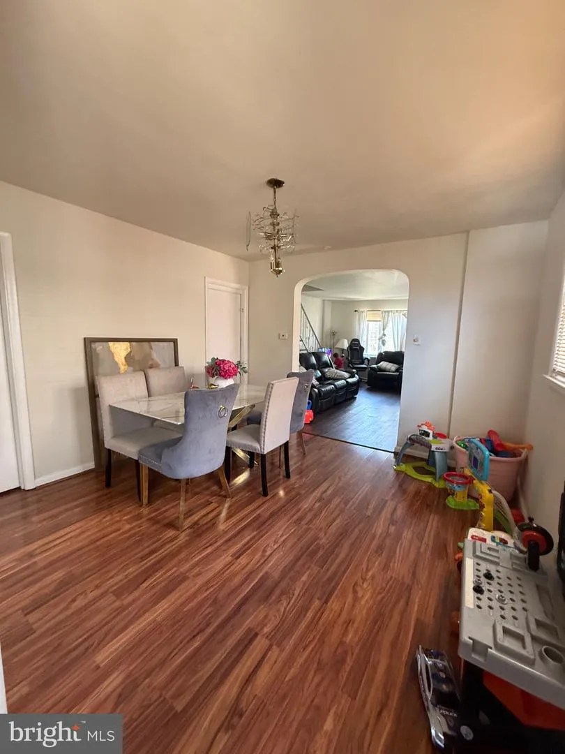 1733 MEGARGEE Philadelphia, PA 19152