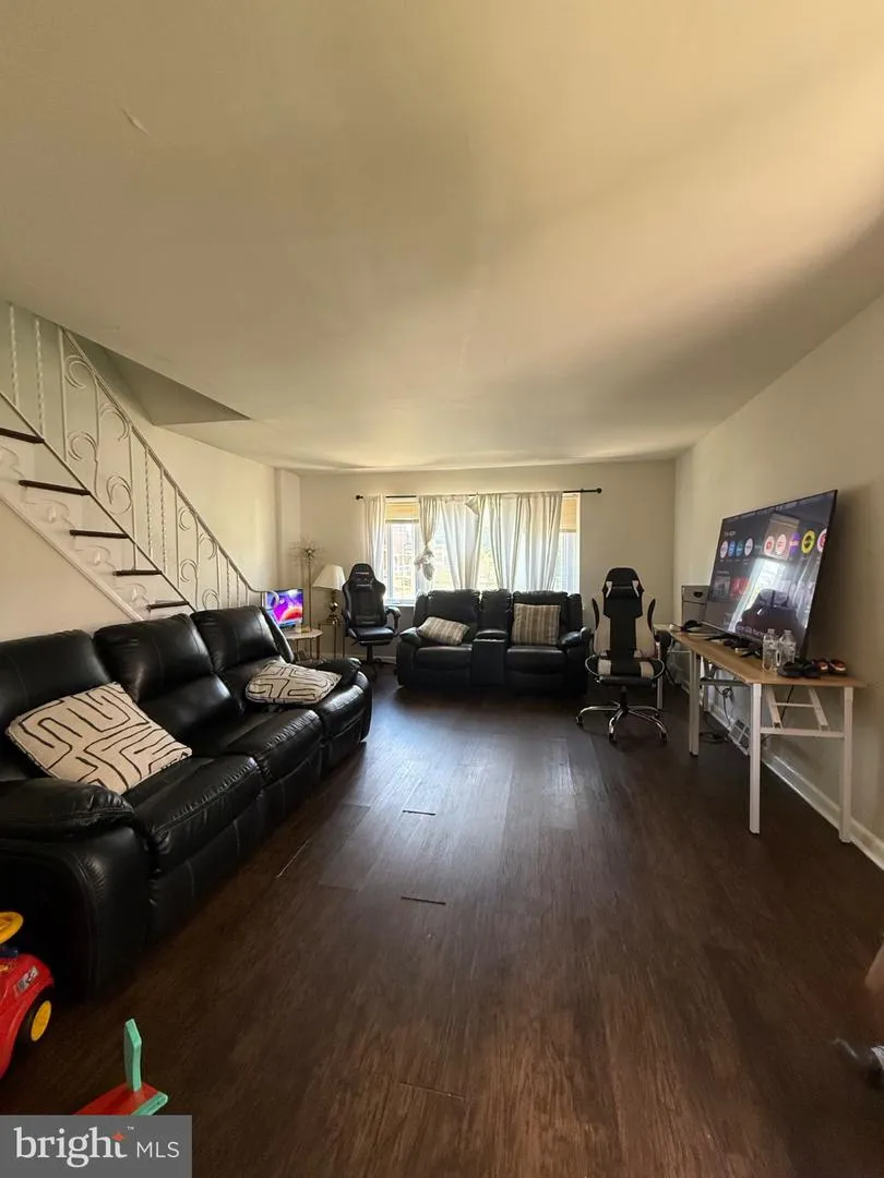 1733 MEGARGEE Philadelphia, PA 19152