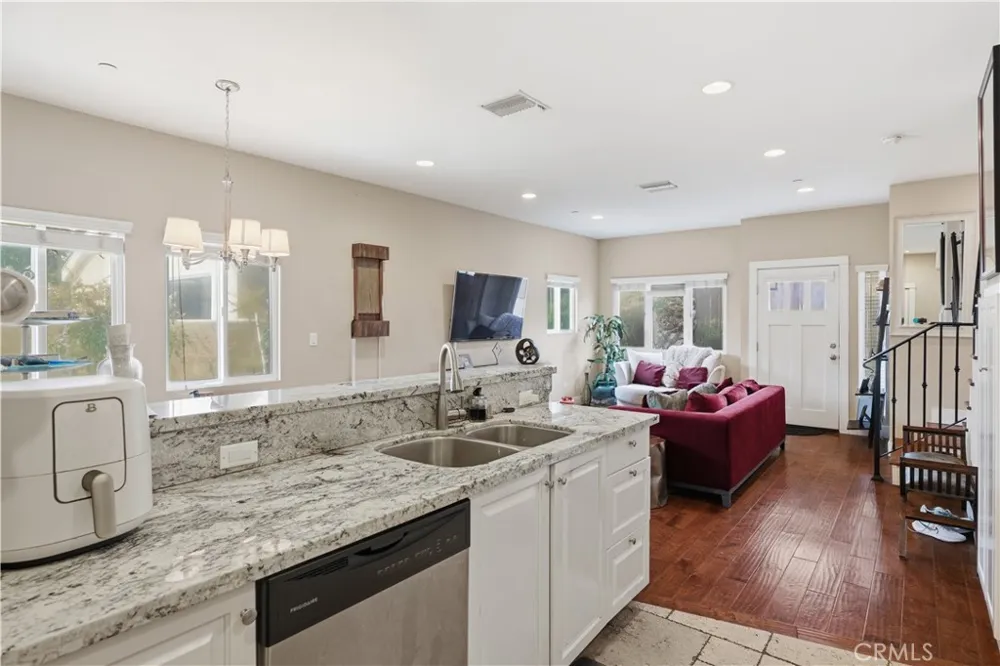2317 Apple Torrance, CA 90501