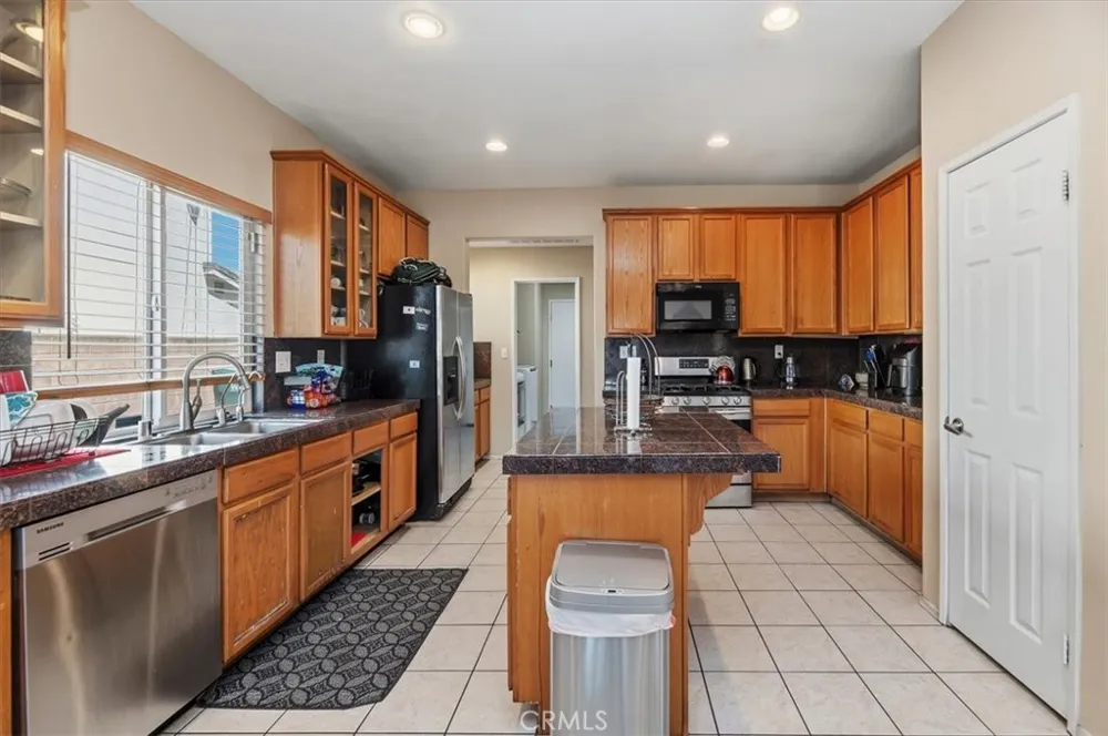 12927 Osprey Street Eastvale, CA 92880