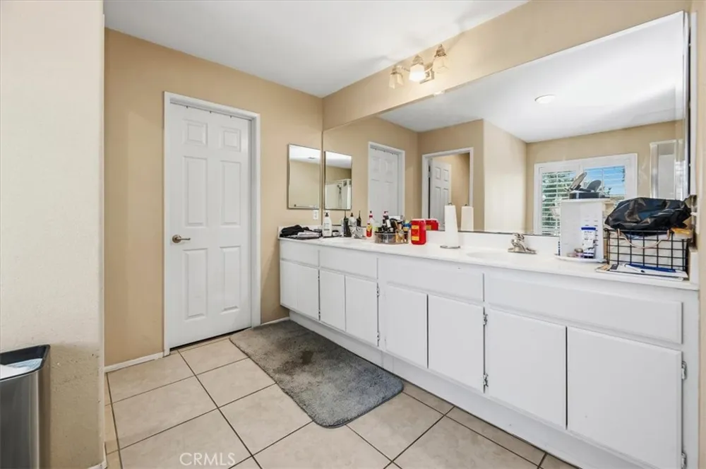 12927 Osprey Street Eastvale, CA 92880