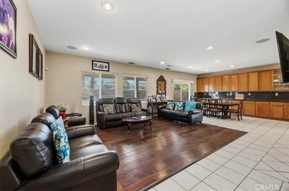 12927 Osprey Street Eastvale, CA 92880