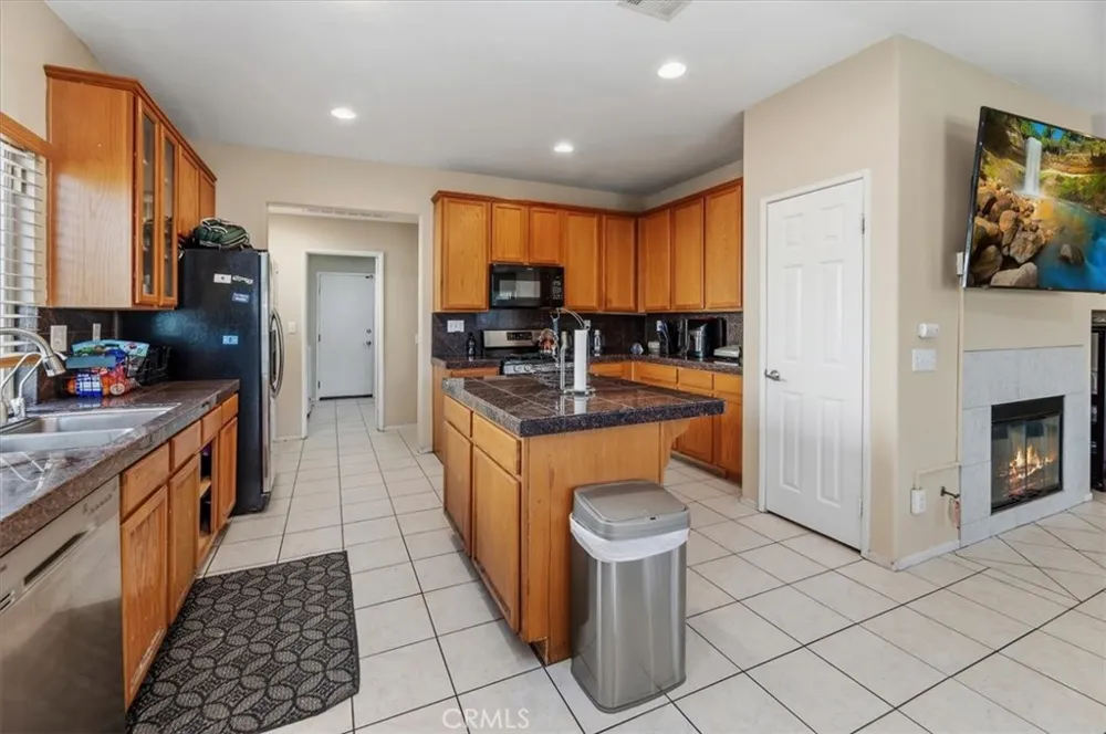12927 Osprey Street Eastvale, CA 92880