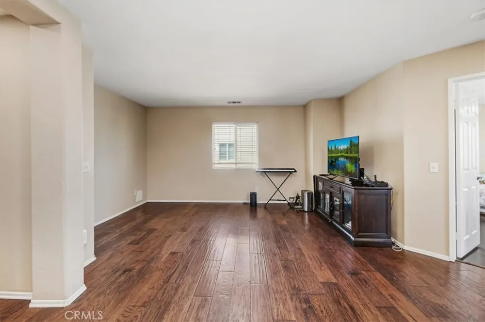 12927 Osprey Street Eastvale, CA 92880