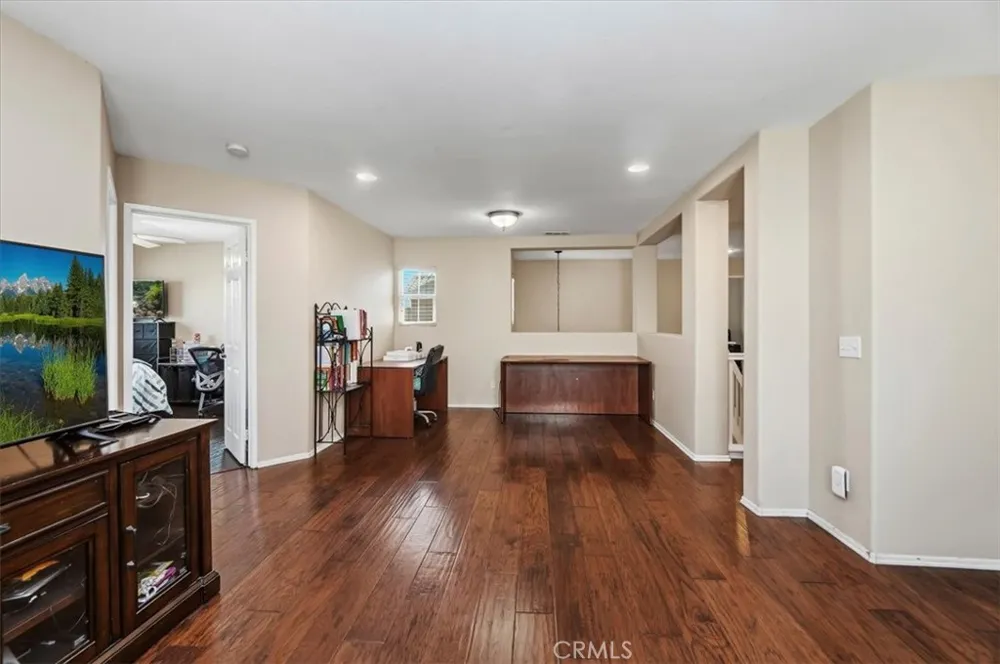 12927 Osprey Street Eastvale, CA 92880