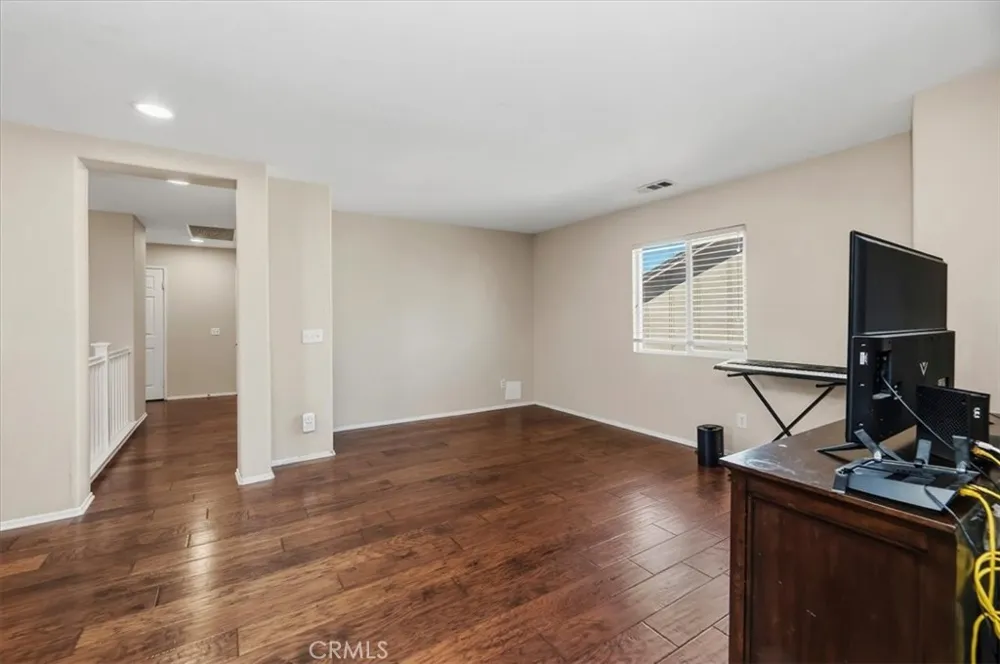12927 Osprey Street Eastvale, CA 92880