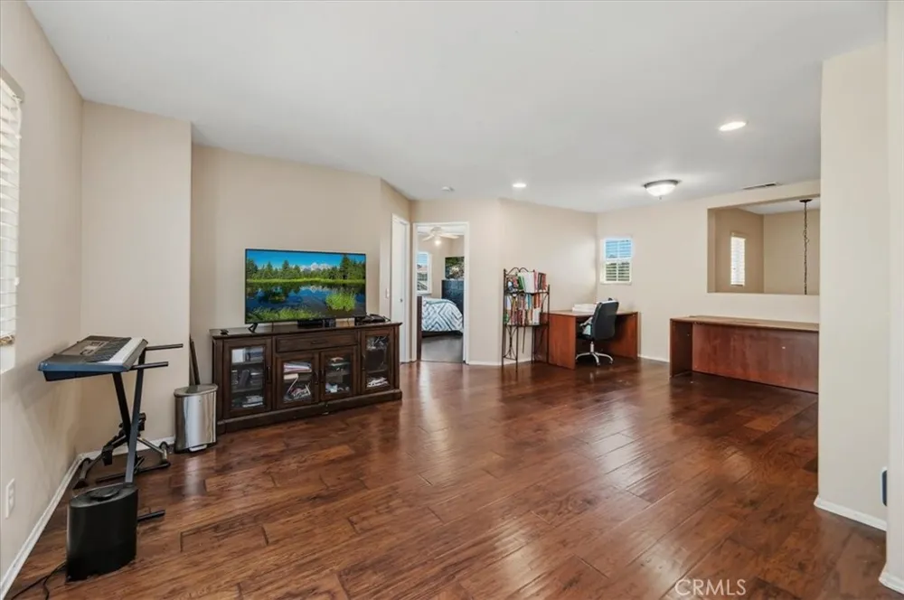12927 Osprey Street Eastvale, CA 92880