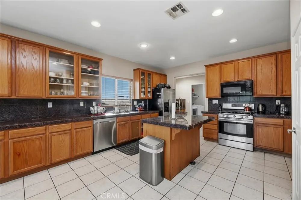 12927 Osprey Street Eastvale, CA 92880