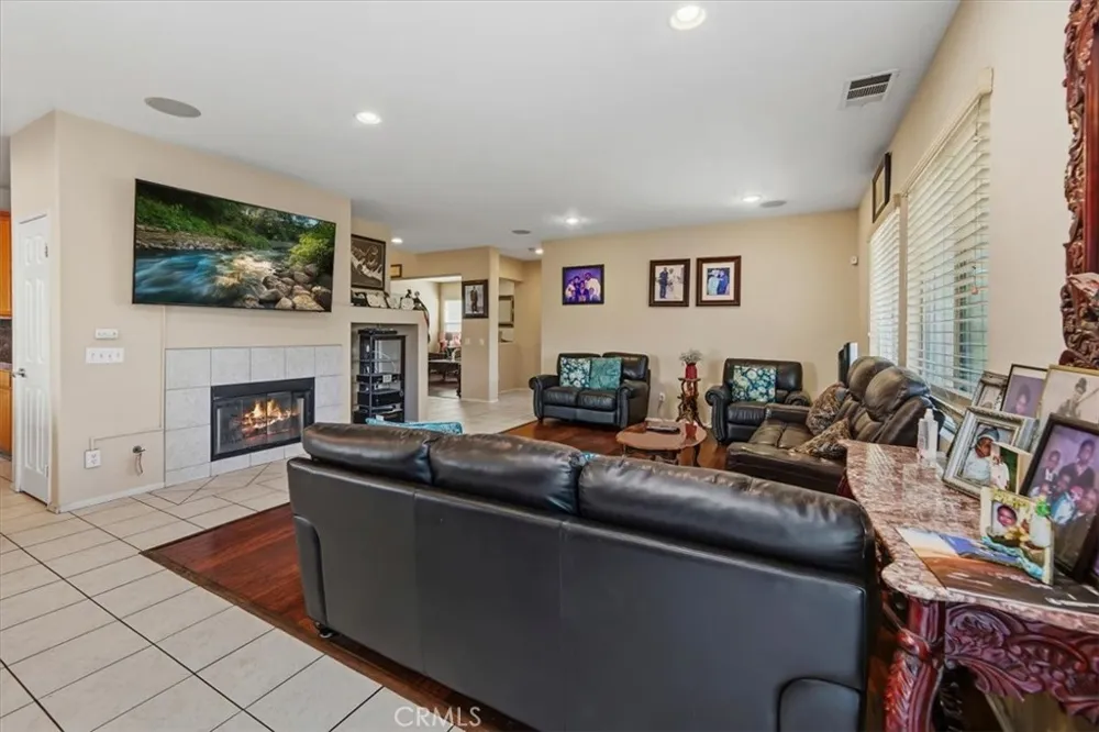 12927 Osprey Street Eastvale, CA 92880
