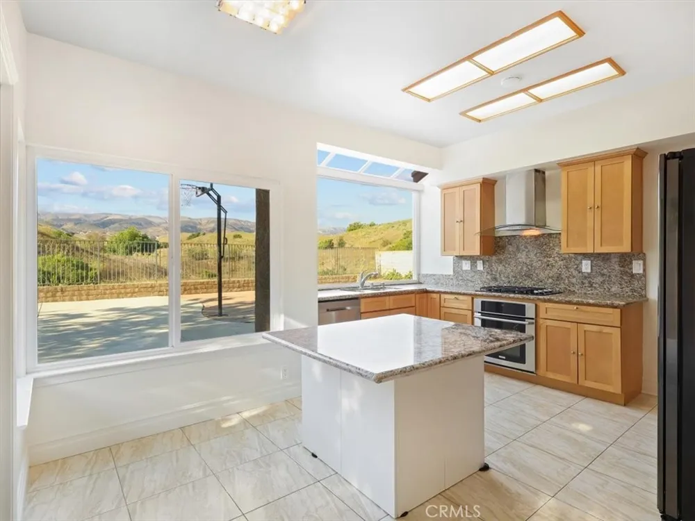 7252 Pecan Ave Moorpark, CA 93021