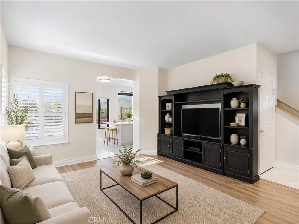 7252 Pecan Ave Moorpark, CA 93021