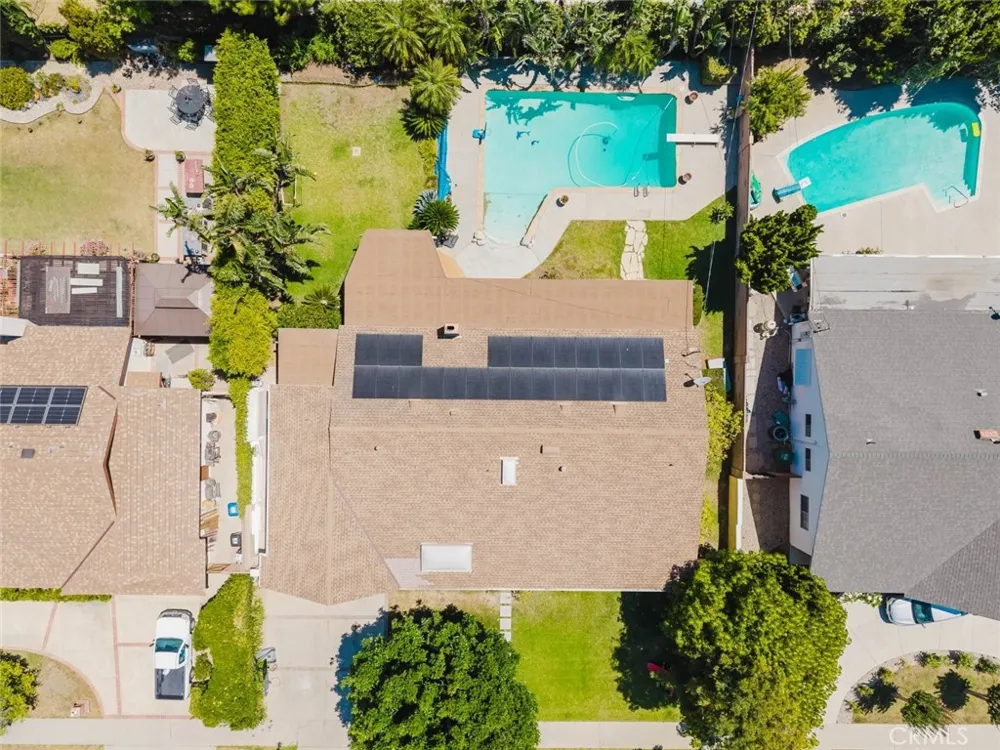 19240 Knapp Street Northridge, CA 91324