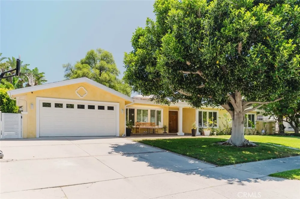 19240 Knapp Street Northridge, CA 91324