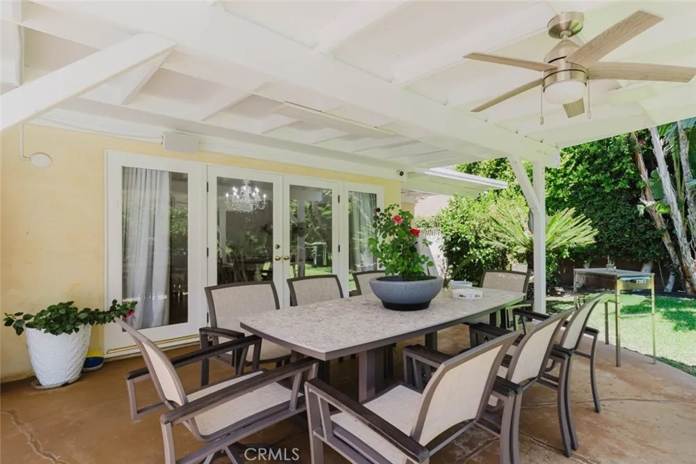 19240 Knapp Street Northridge, CA 91324