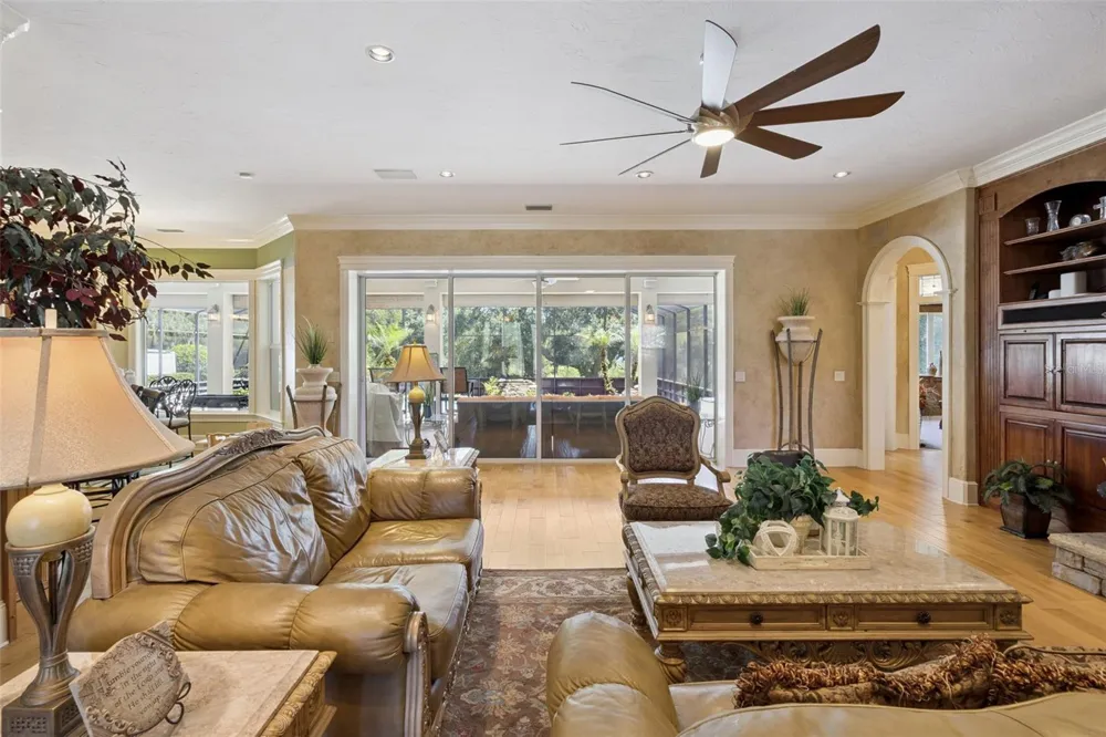 605 OLD MOUNT DORA ROAD Eustis, FL 32726