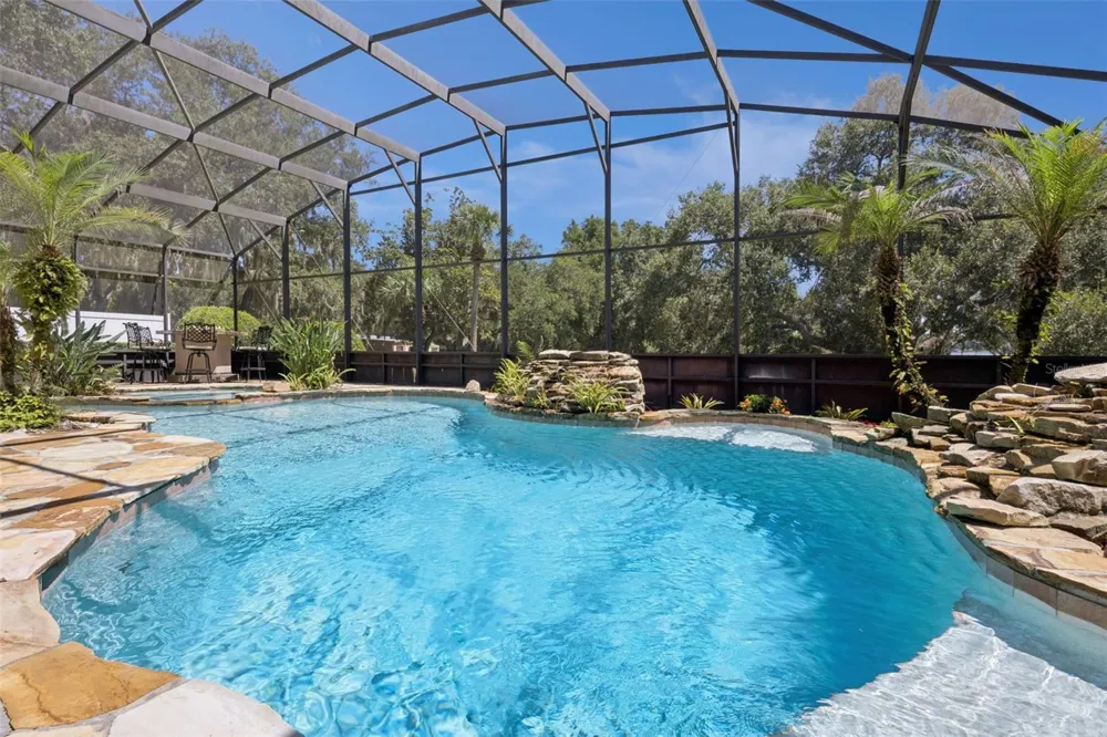 605 OLD MOUNT DORA ROAD Eustis, FL 32726