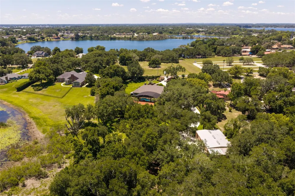 605 OLD MOUNT DORA ROAD Eustis, FL 32726