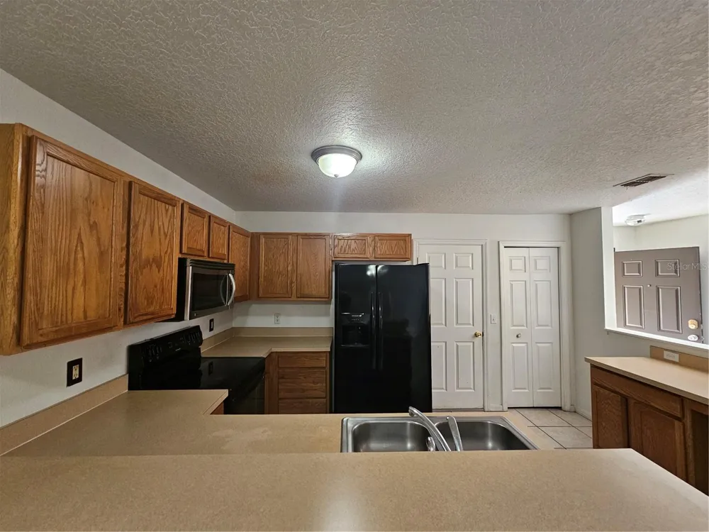 752 CRESTING OAK CIRCLE #64 Orlando, FL 32824