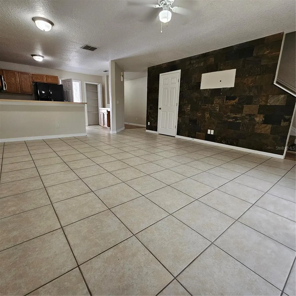752 CRESTING OAK CIRCLE #64 Orlando, FL 32824