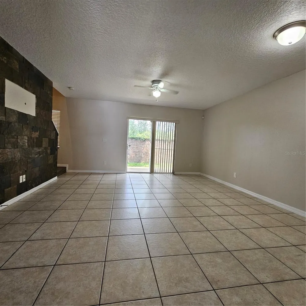 752 CRESTING OAK CIRCLE #64 Orlando, FL 32824