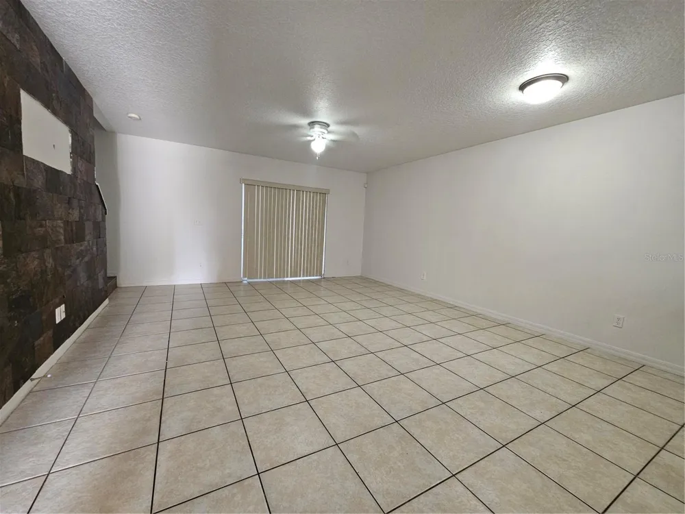 752 CRESTING OAK CIRCLE #64 Orlando, FL 32824
