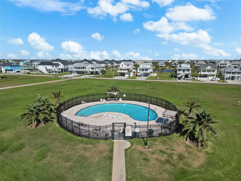 39 Buena Galveston, TX 77554
