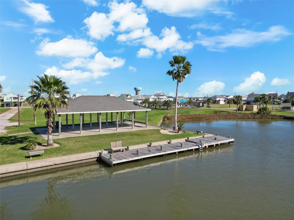 39 Buena Galveston, TX 77554