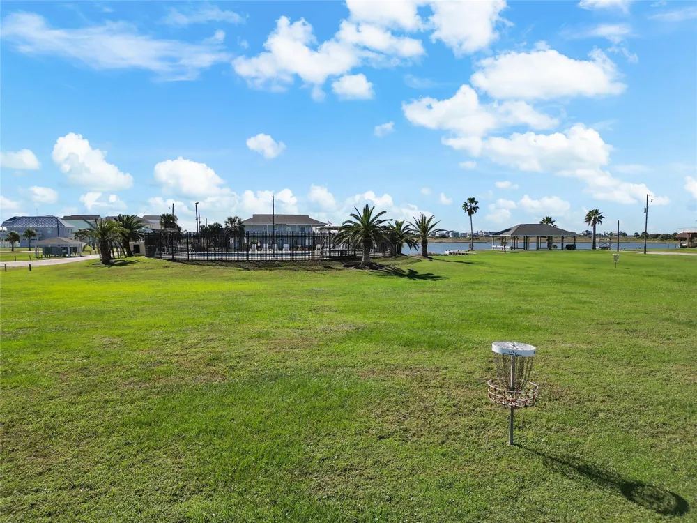 39 Buena Galveston, TX 77554
