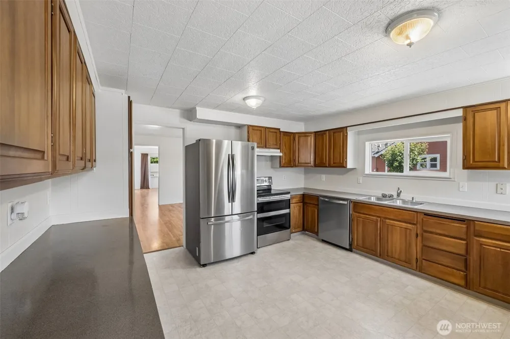 806 4th Street SE Auburn, WA 98002