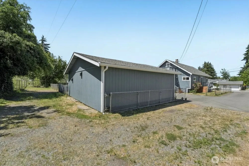 806 4th Street SE Auburn, WA 98002
