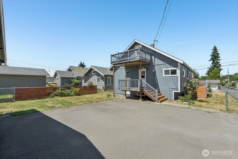 806 4th Street SE Auburn, WA 98002