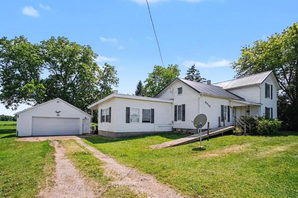 5715 Potters Road Saranac, MI 48881