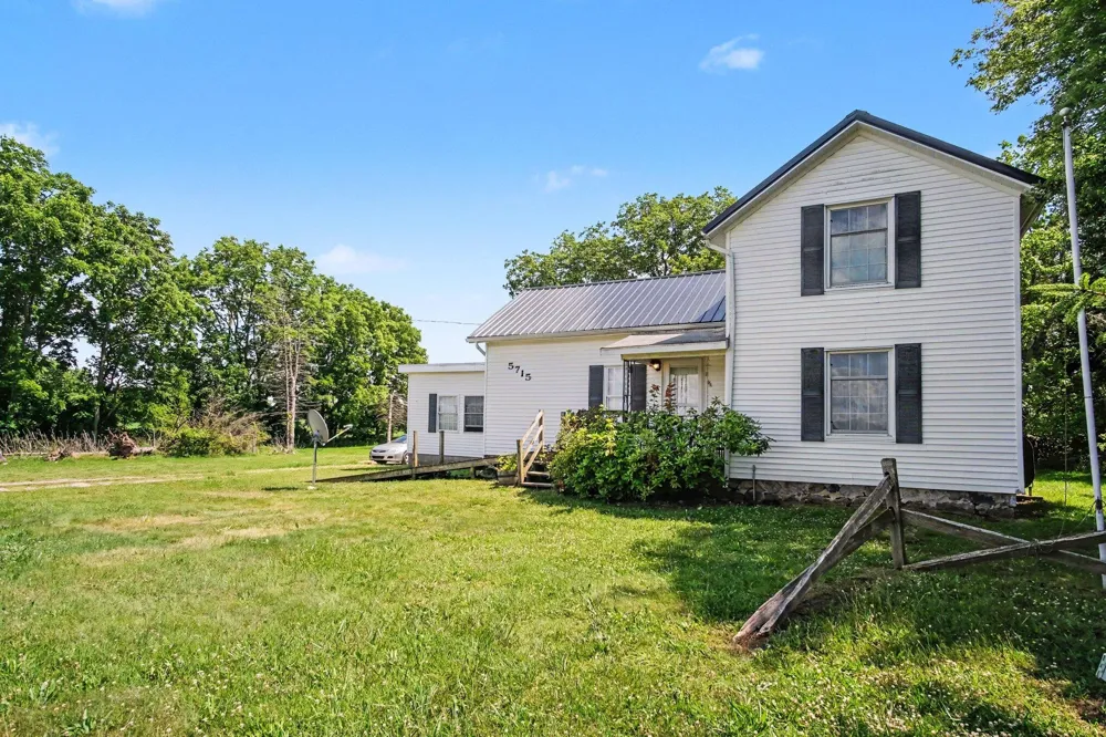 5715 Potters Road Saranac, MI 48881