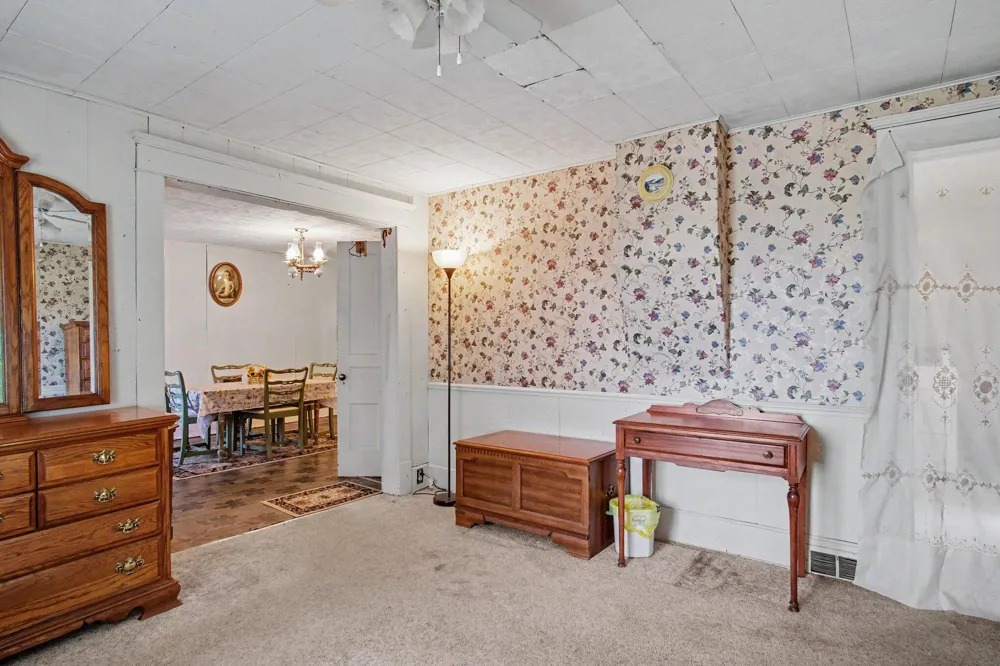 5715 Potters Road Saranac, MI 48881