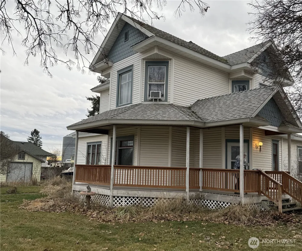 703 Washington Davenport, WA 99122