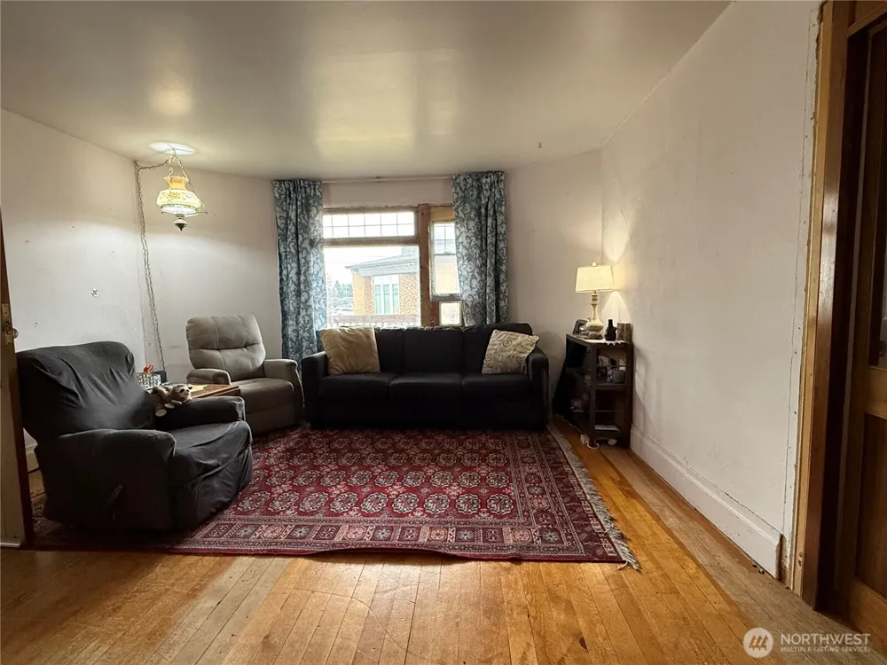 703 Washington Davenport, WA 99122